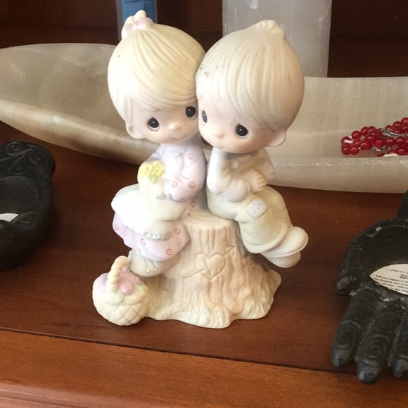 Love One Another, Bisque Porcelain Figurine. - Picture 1 of 4